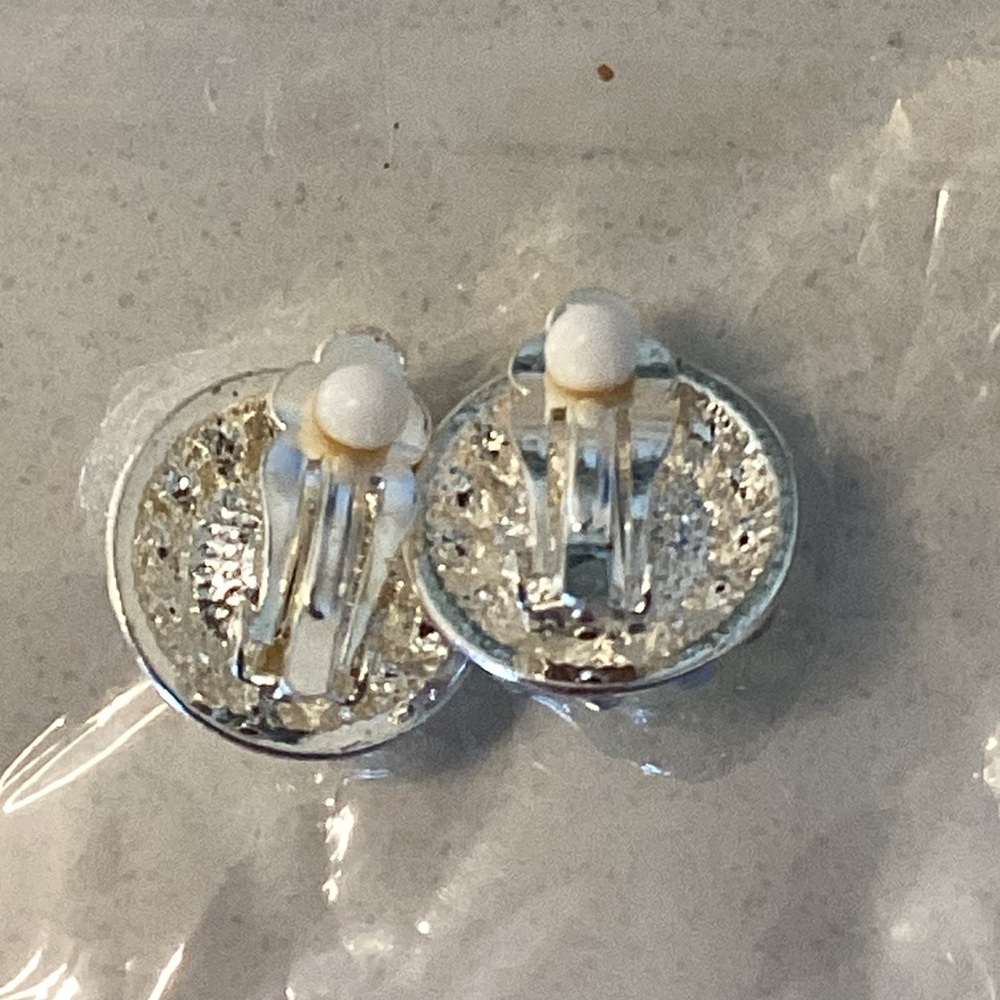 NWT Dancer’s Crystal & Rhinestone Aurora Borealis Earrings - Clip On - Picture 4 of 6